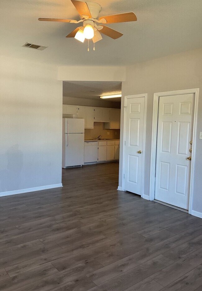 202 Castellon Ct Killeen, TX 76542 photo 4