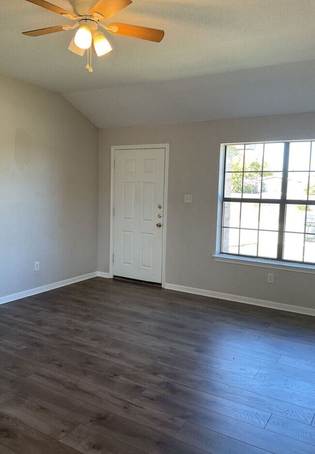 202 Castellon Ct Killeen, TX 76542 photo 5