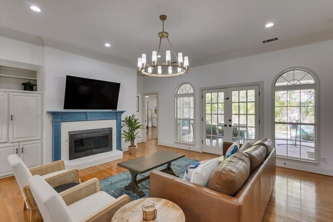 1811 Forest Meadow Ln Richardson, TX 75081 photo 2