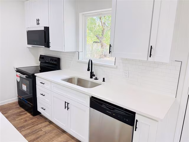 740 Bimebella Lane, Dallas, TX 75211 photo 4