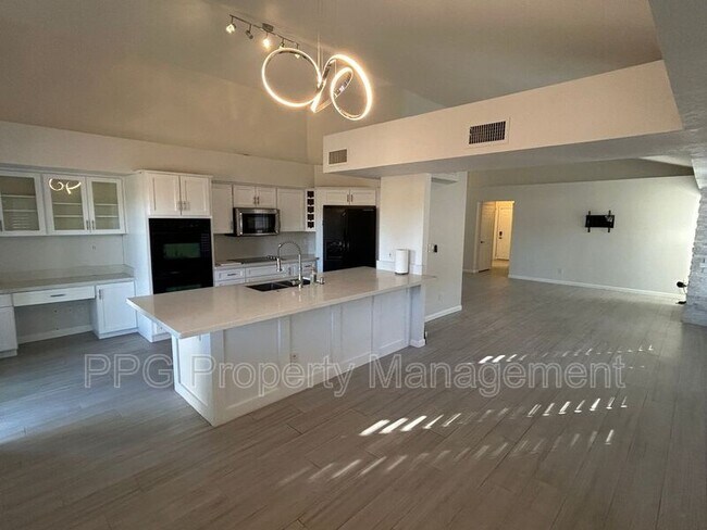 11860 N 40th Way Phoenix, AZ 85028 photo 4