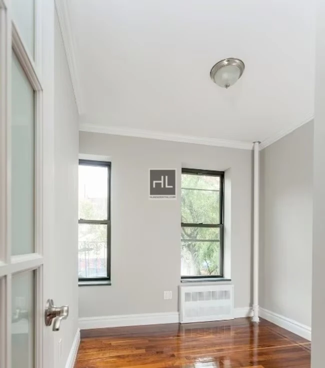 Lexington Avenue photo 4