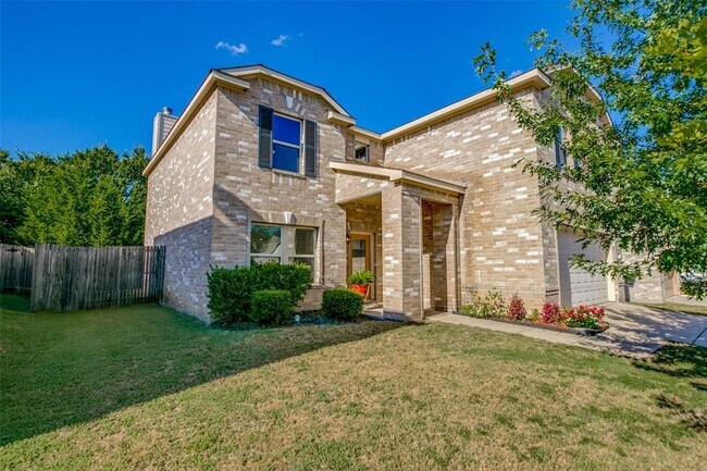 1215 Alhambra Drive, Lancaster, TX 75146 photo 2