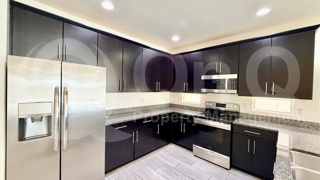 7643 W Fetlock Trail Peoria, AZ 85383 photo 3
