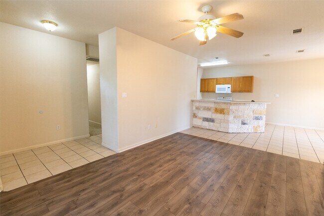 21513 Pershing Ave Lago Vista, TX 78645 photo 5