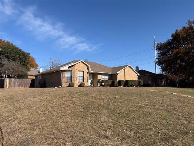 5047 Hollow Ridge Road, Dallas, TX 75227 photo 2