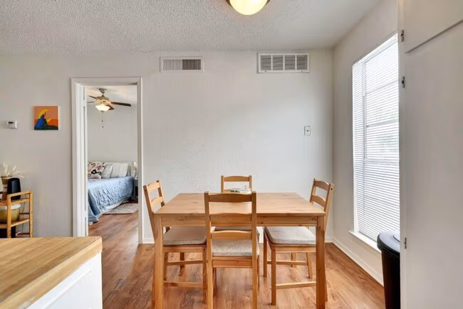 2803 Hemphill Park Austin, TX 78705 photo 4
