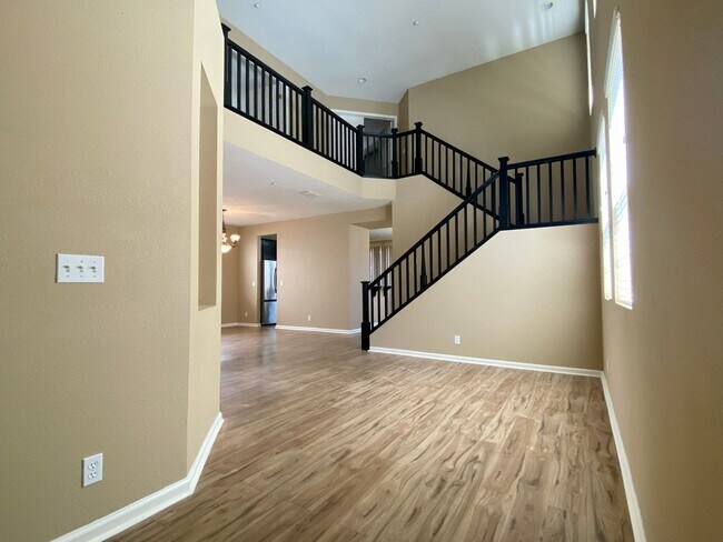 4 Bedroom 3 Bath Lovely Home photo 4