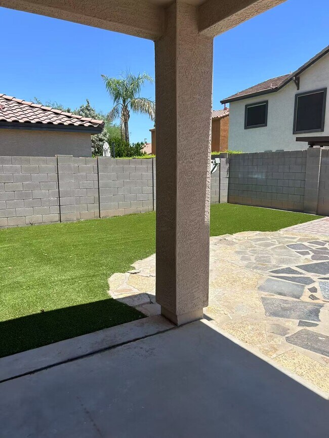 2731 S Sailors Way Gilbert, AZ 85295 photo 3