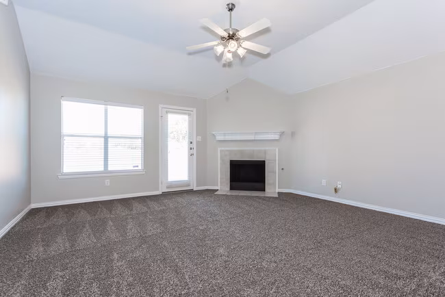 1016 Seider Ln Grand Prairie, TX 75052 photo 3