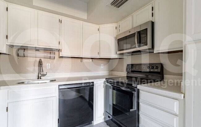 2040 S Longmore Mesa, AZ 85202 photo 2
