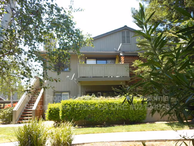 1811 La Terrace Cir. photo 2