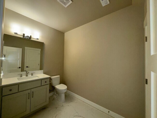 1606 106th Pl SW Everett, WA 98204 photo 2