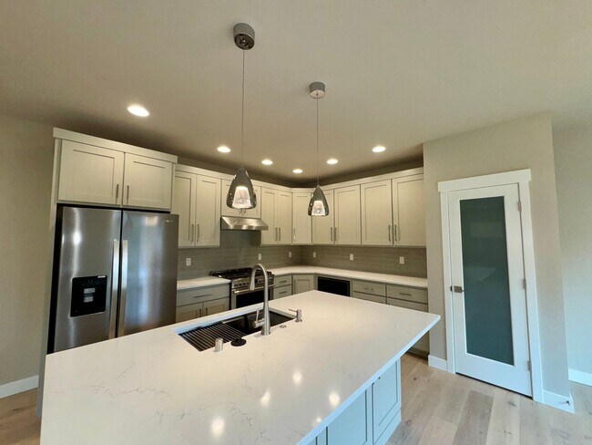 1606 106th Pl SW Everett, WA 98204 photo 3
