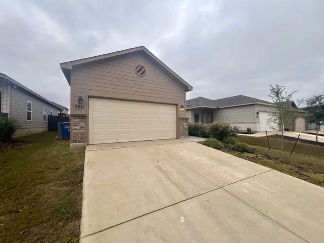 596 Jennifer Wy New Braunfels, TX 78130 photo 4