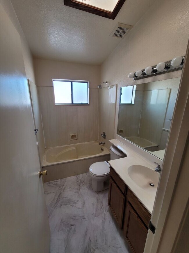1222 W Baseline Rd Tempe, AZ 85283 photo 4
