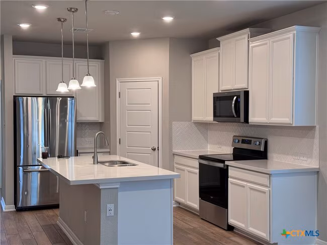1280 Ella Xing New Braunfels, TX 78130 photo 2