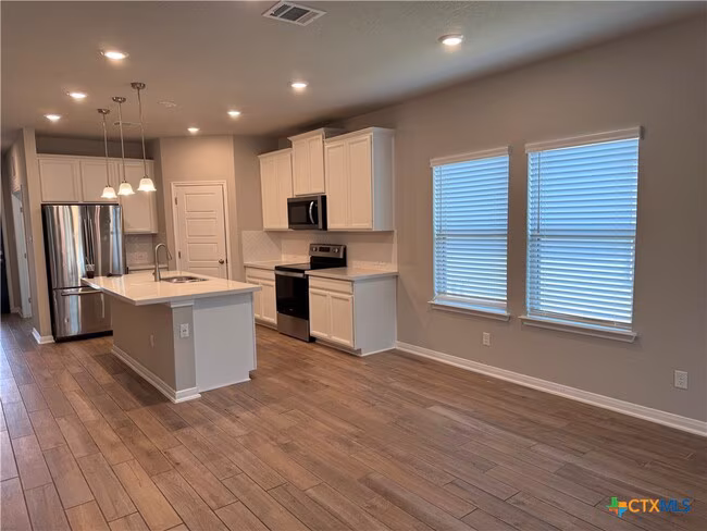 1280 Ella Xing New Braunfels, TX 78130 photo 4