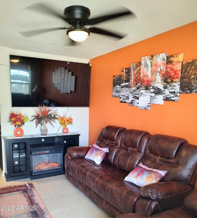 317 S Stapley Dr Mesa, AZ 85204 photo 2