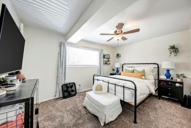 2207 Leon St Austin, TX 78705 photo 4