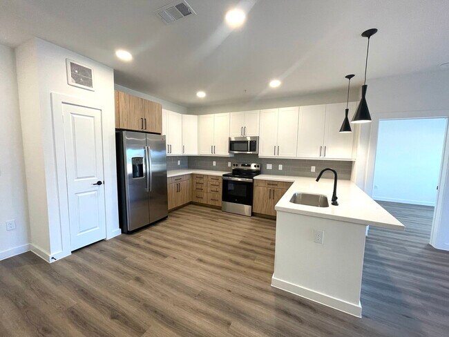 701 Saginaw Sq Blvd Saginaw, TX 76179 photo 2