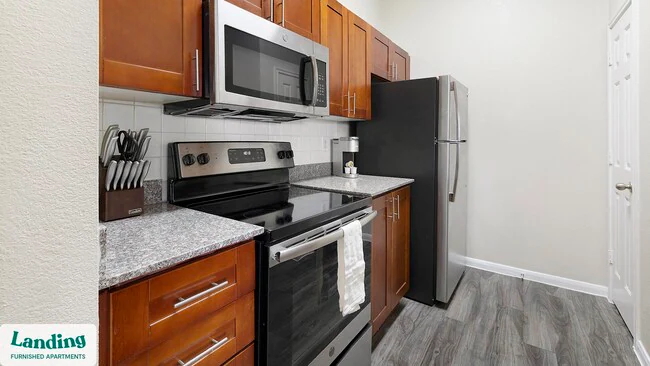 901 Lakeside Cir Lewisville, TX 75057 photo 4