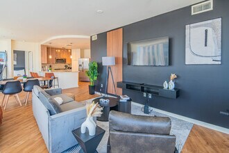 44 Monroe photo 4
