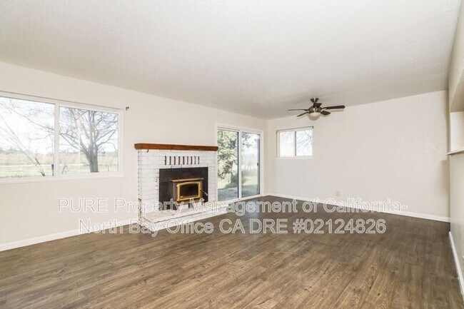 429 Sanford Rd Santa Rosa, CA 95401 photo 4