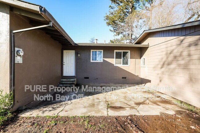 429 Sanford Rd Santa Rosa, CA 95401 photo 2