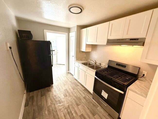 602 Lovett Ave San Antonio, TX 78211 photo 5