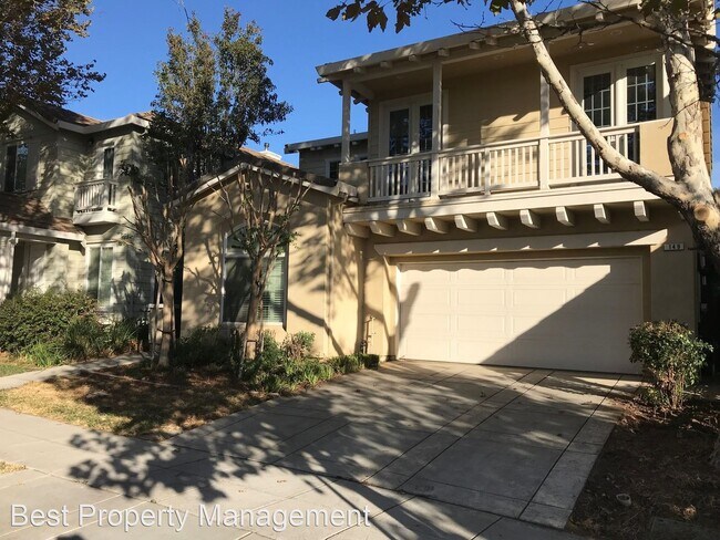 149 E Legacy Drive photo 2