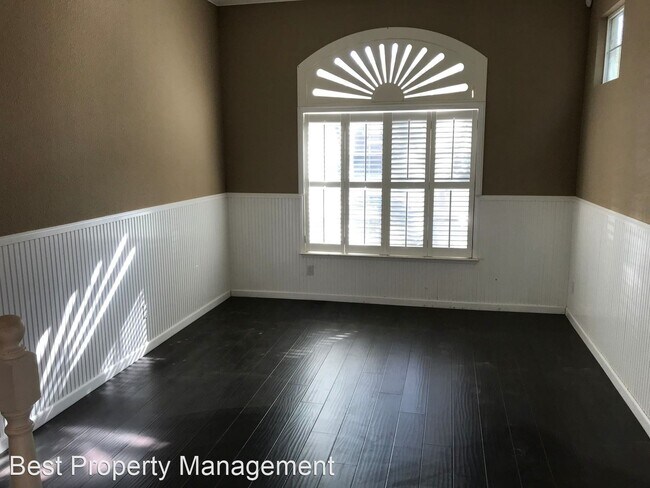 149 E Legacy Drive photo 5