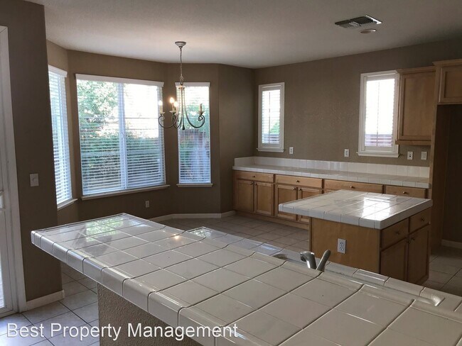 149 E Legacy Drive photo 3