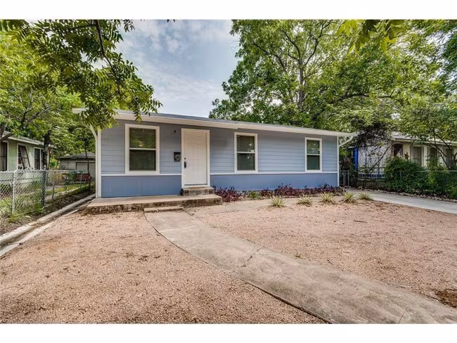 404 Franklin Blvd photo 3