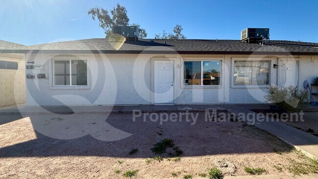 2739 East Tamarisk Avenue, Phoenix, AZ 85040 photo 2
