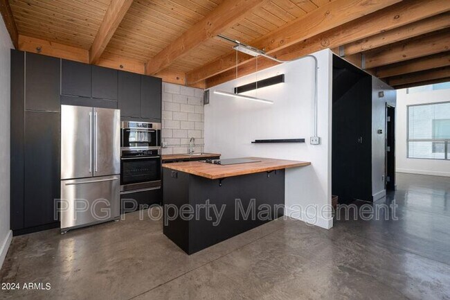 537 E Willetta St Phoenix, AZ 85004
