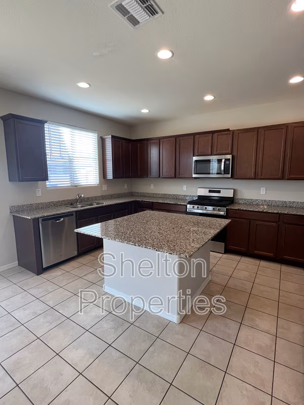 10817 West San Juan Avenue, Phoenix, AZ 85037 photo 2
