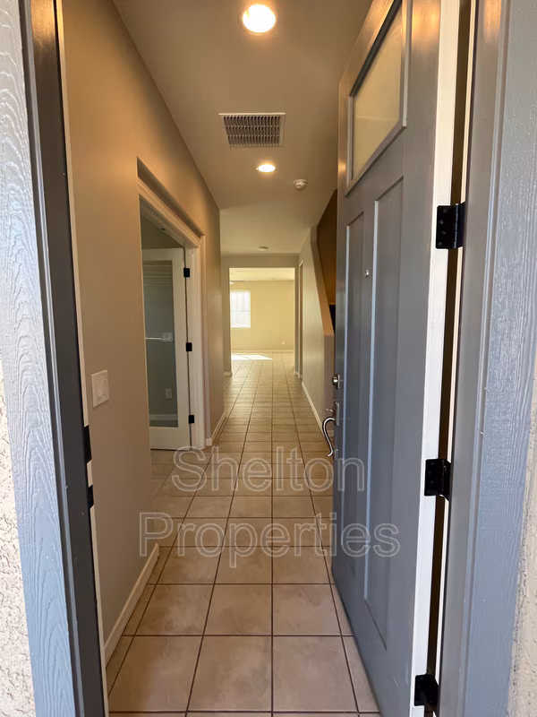 10817 West San Juan Avenue, Phoenix, AZ 85037 photo 3