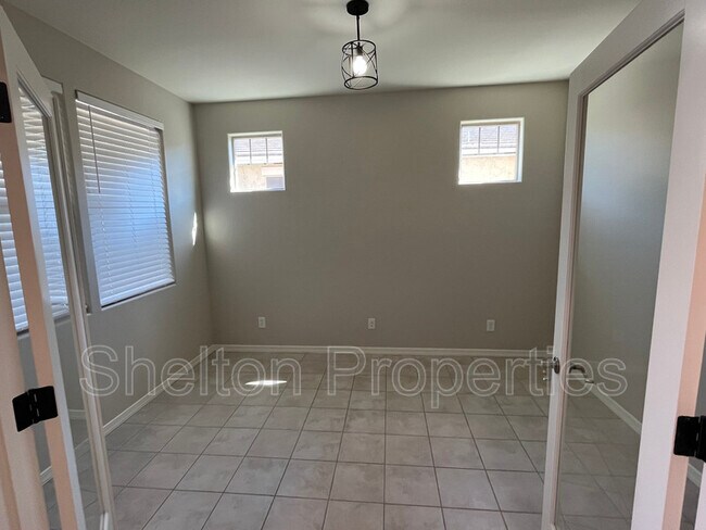 10817 West San Juan Avenue, Phoenix, AZ 85037 photo 5