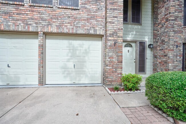7604 Napier Trail Austin, TX 78729 photo 4