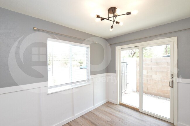 3225 East Earll Drive, Phoenix, AZ 85018 photo 5