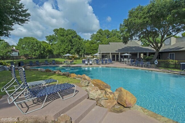 2400 Old S Dr Richmond, TX 77406 photo 3