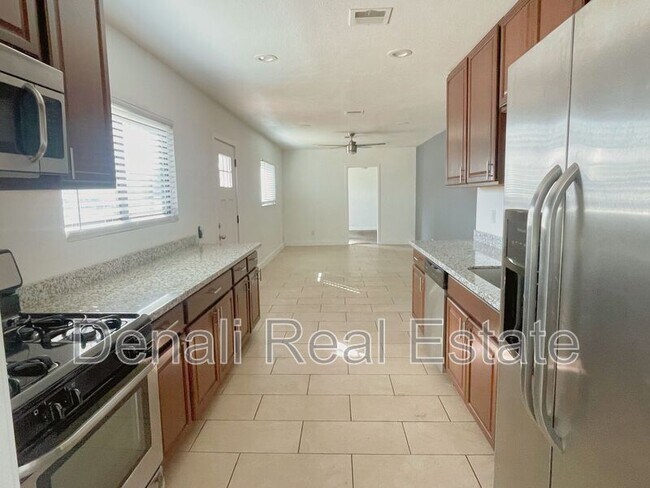 1412 E Portland St Phoenix, AZ 85006 photo 4