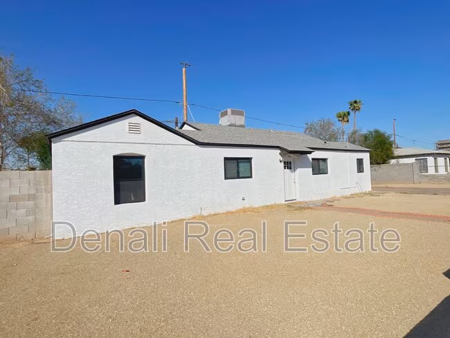 1412 E Portland St Phoenix, AZ 85006 photo 2