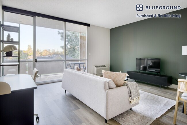 501 Forest Ave Palo Alto, CA 94301 photo 3