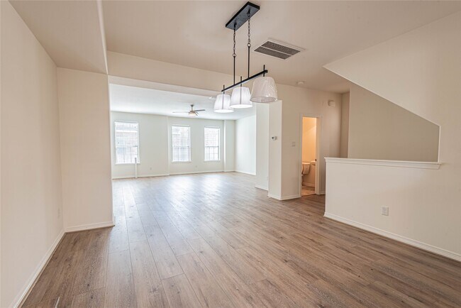 8117 Silverton Creek Lane, Houston, TX 77040 photo 5