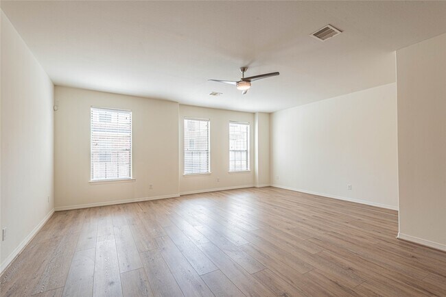 8117 Silverton Creek Lane, Houston, TX 77040 photo 3