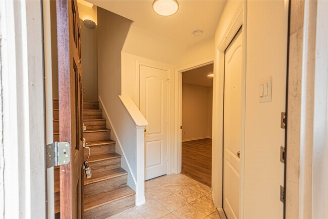 8117 Silverton Creek Lane, Houston, TX 77040 photo 2