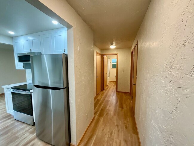 1907 37th St Everett, WA 98201 photo 2