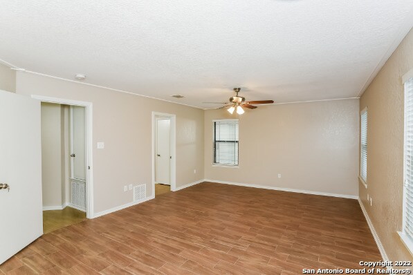 9138 Canter Horse San Antonio, TX 78254 photo 5